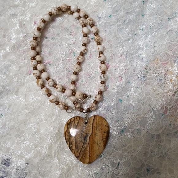 Hung beaded African soap stone heart necklace - Picture 3 of 3